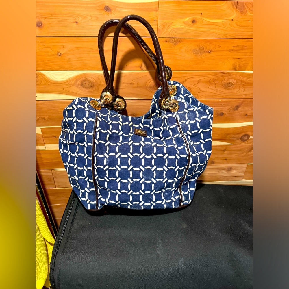 Amie and Lulu tote bag with small pouch